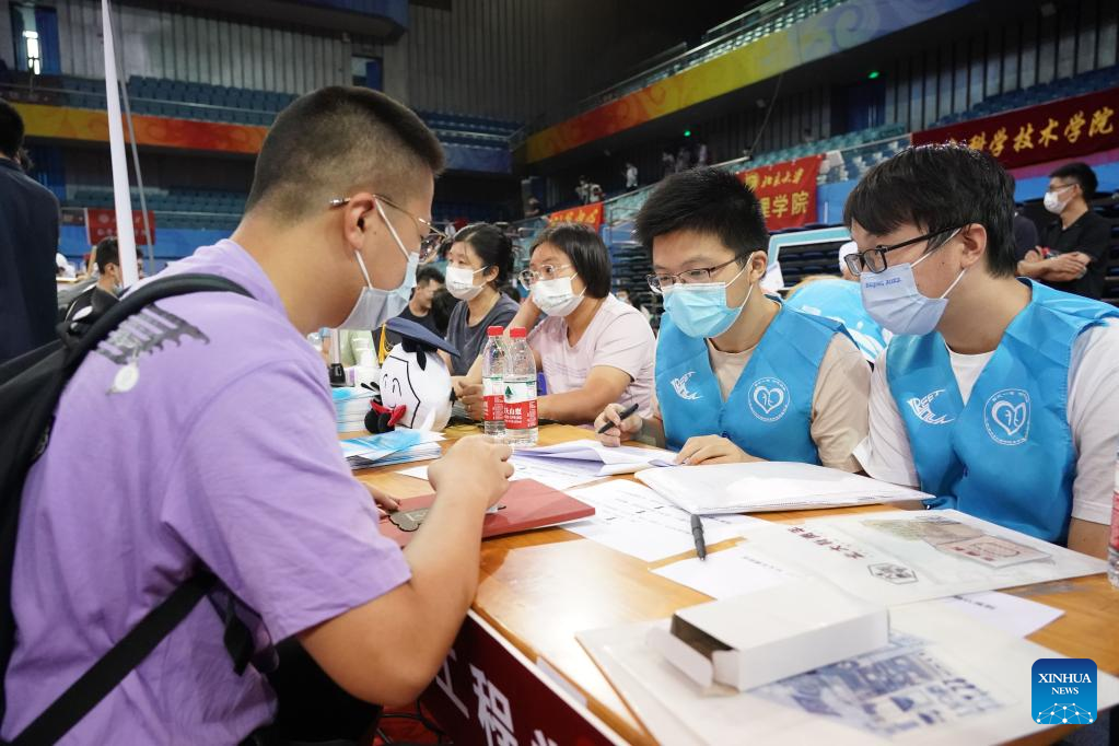 PKU Alumnus Ding Liren becomes China's first male world chess champion